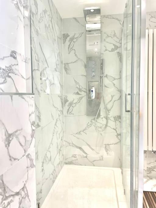 Stunning 1 Bedroom And Double Sofa Bed Near Train Station سوثامبتون المظهر الخارجي الصورة